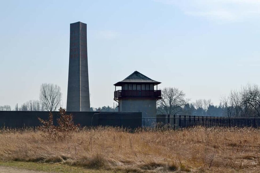 Berlin: Bus excursion to Sachsenhausen concentration camp - The free time at the end: what to do with 15 minutes