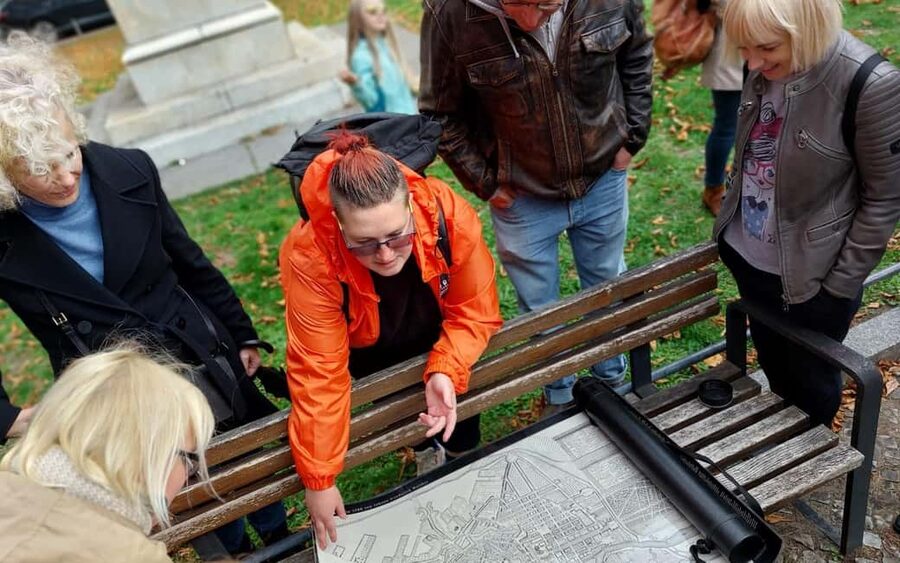 Berlin: Charité Hospital History Walking Tour - Robert-Koch-Platz start, and how to get oriented fast