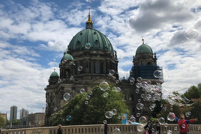 Berlin City Center: The Most Famous Sites (private 3 hours Walking tour) - Getting started: hotel pickup, Hackescher Markt, and no-map stress