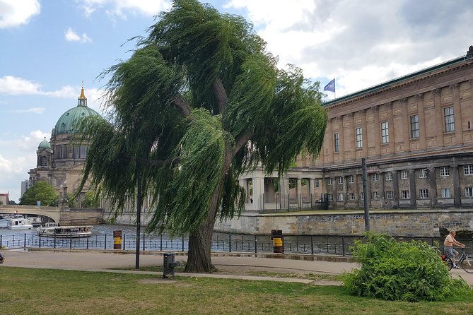 Berlin City Center: The Most Famous Sites (private 3 hours Walking tour) - What makes the guide experience work: private pacing and story focus