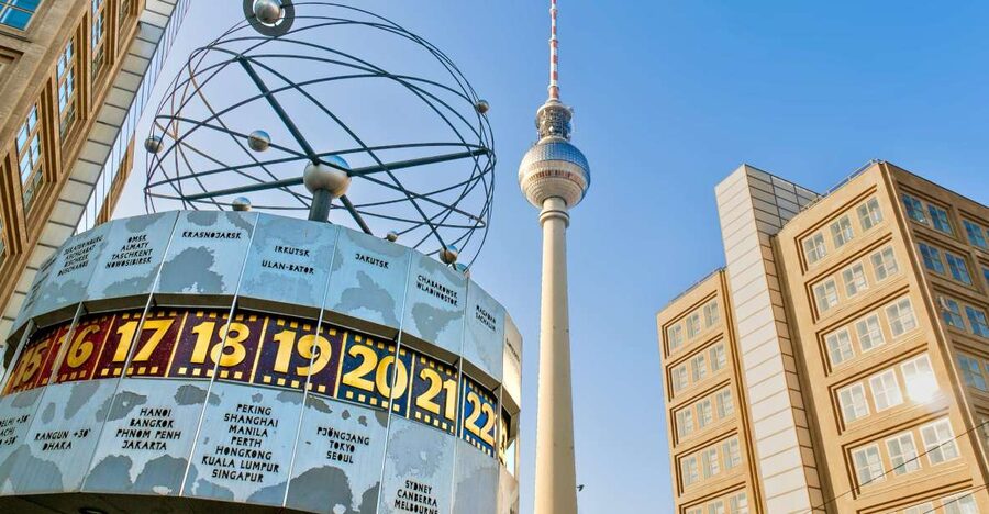Berlin: City Center Walking Tour - Nikolaiviertel, Schlossplatz, and Berlin Cathedral without the stress