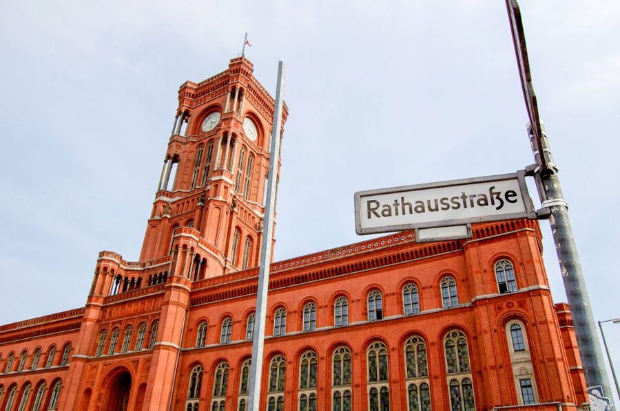 Berlin: City Center Walking Tour - Coffee and rhythm at Gendarmenmarkt