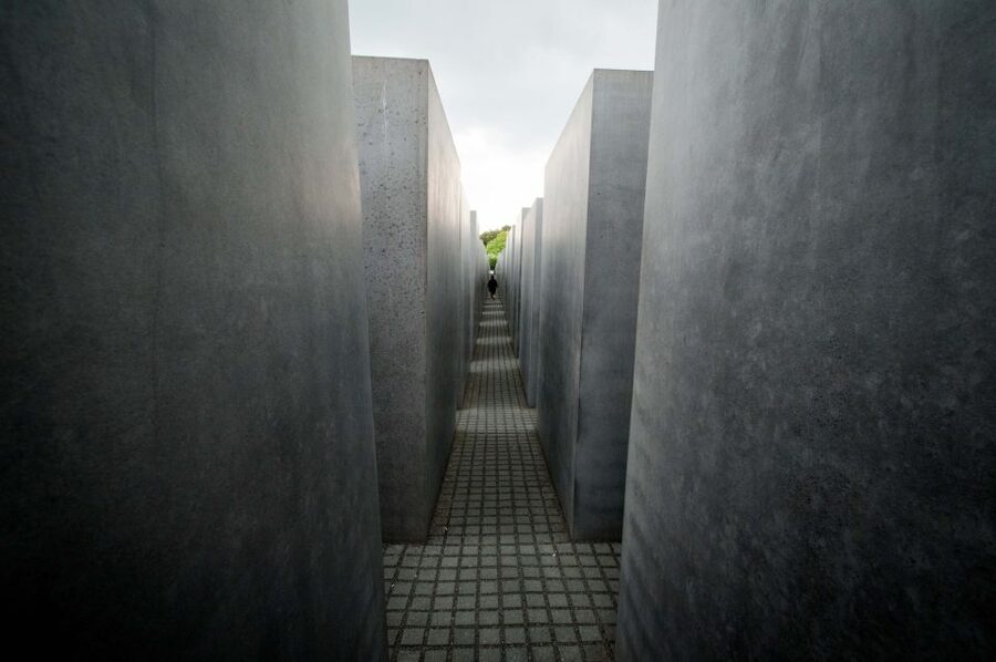 Berlin: City Center Walking Tour - Small group size, easy-going pace, and what that means for you