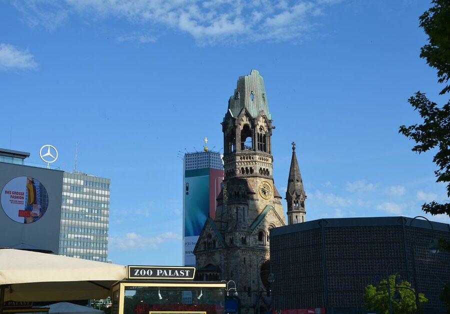 Berlin: City-West Walking Tour with a Real Berliner - Savignyplatz as the Soft Landing, Plus Food Tips for Berlin’s West