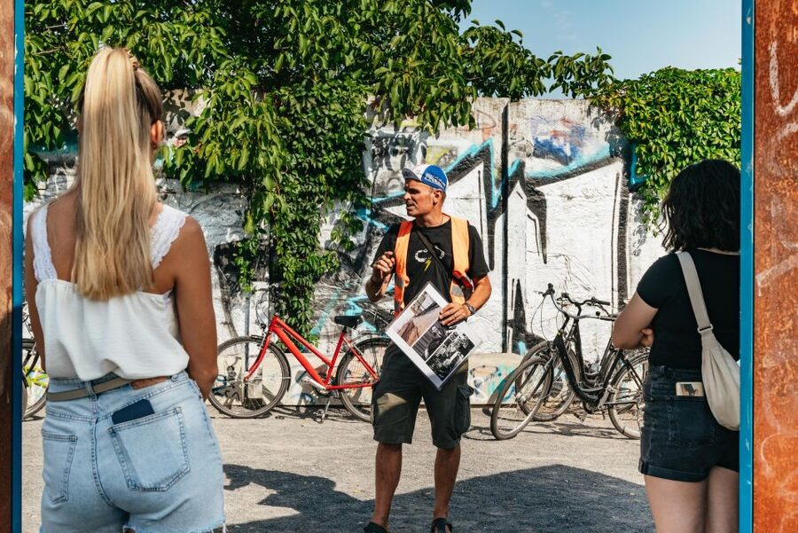 Berlin: Cold War Era History Guided Bike Tour - Guides make the difference: storytelling, humor, and clear answers