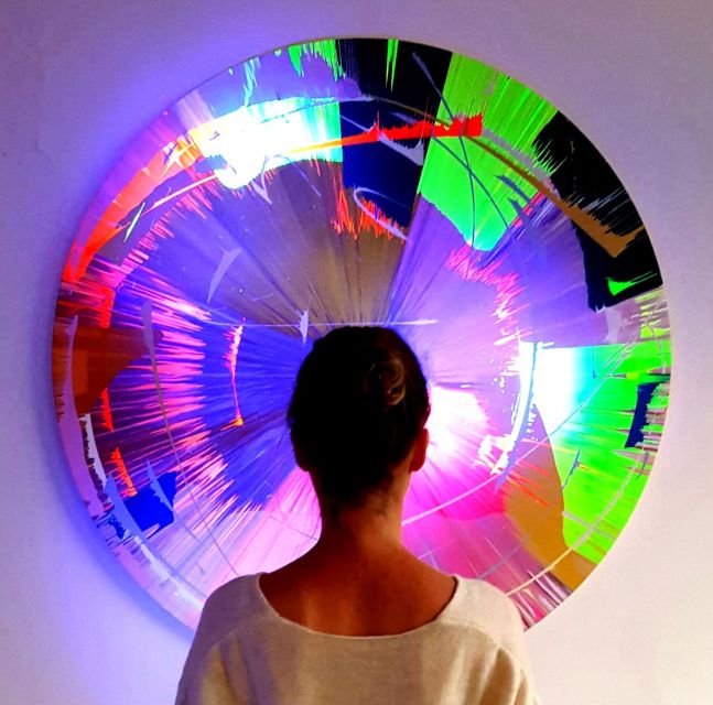 Berlin: Create Your Own Spin Painting at Jans Echternacht - Spin art in Berlin, guided from first paint drop to finished design
