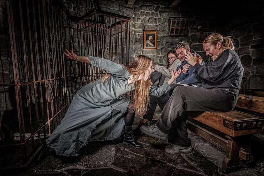 Berlin Dungeon: Happy Hour Ticket - White Lady and the Hohenzollern Labyrinth: The Scenes That Make It Feel Theatrical