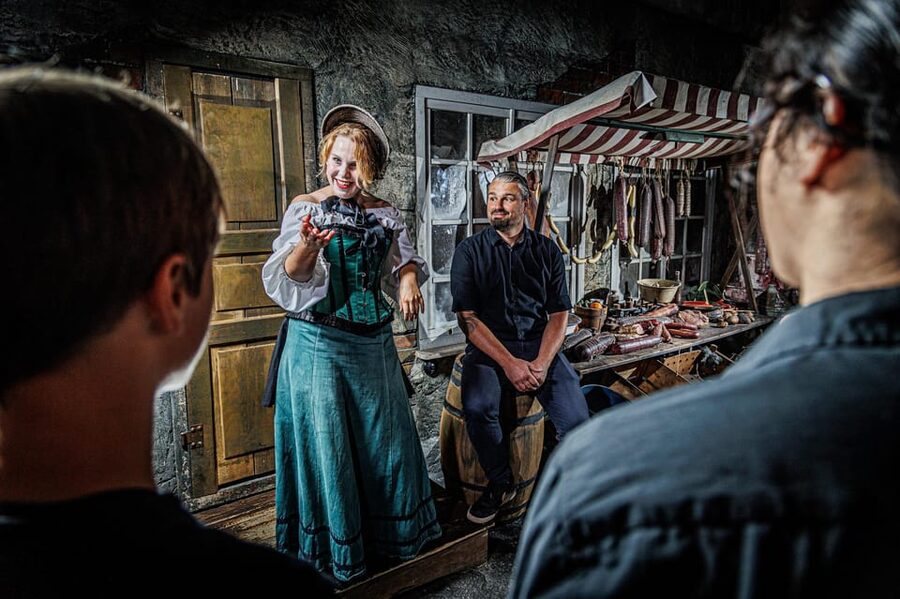 Berlin Dungeon: Happy Hour Ticket - High Court and Secret Tunnels: The Moment It Gets Interactive