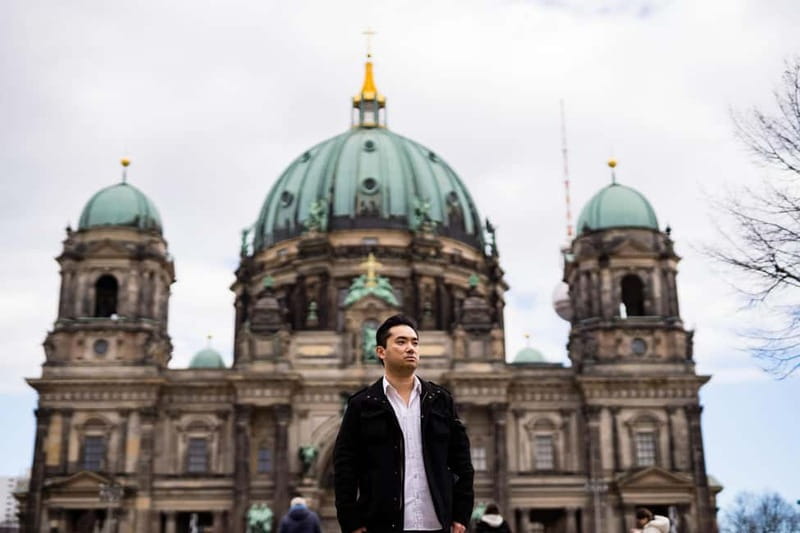Berlin: Early Morning Private Photoshoot to avoid the Crowd - Why an early-morning photo shoot changes Berlin photos