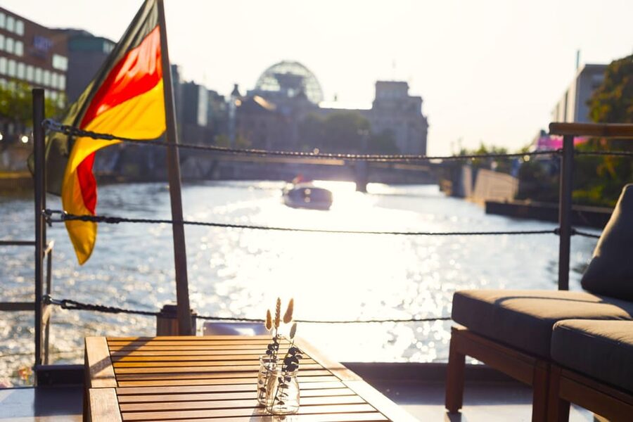Berlin: Evening Boat Cruise – Romance & Moonlight - Comfort check: heated areas, deck time, and seating expectations