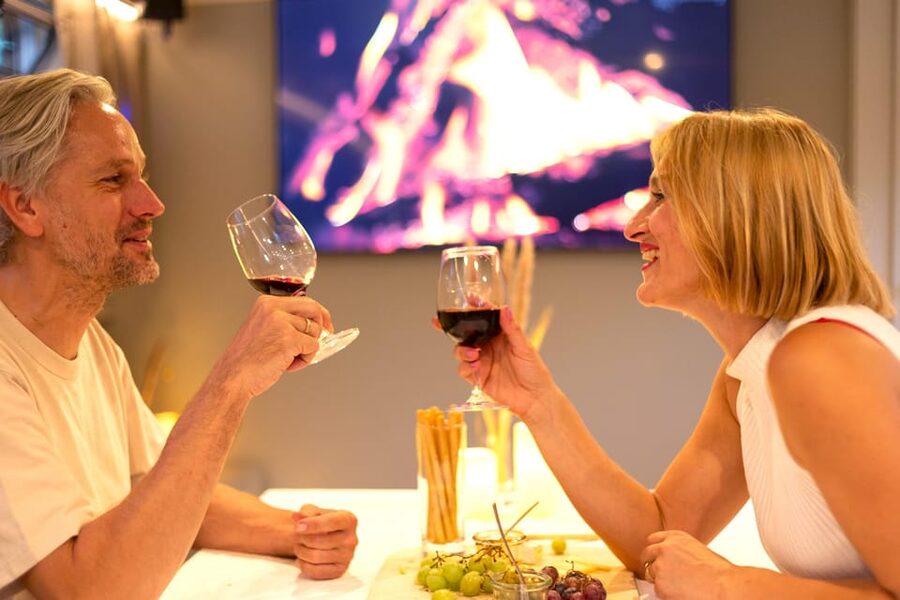 Berlin: Evening Boat Cruise – Romance & Moonlight - Boarding at Seminarschiff: the ship setup and where you should sit