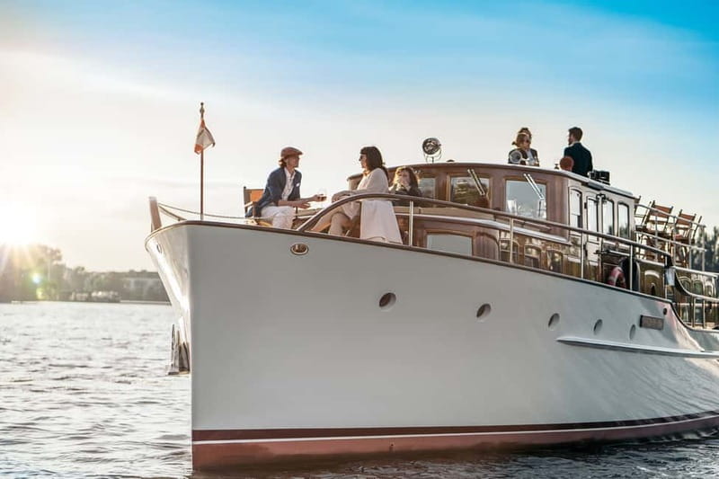 Berlin: Evening Yacht Cruise with Aperitif & Dinner Upgrade - What You See on the Spree as Berlin Lights Up