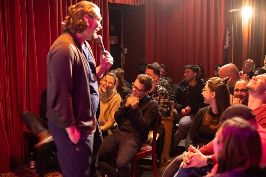 Berlin: Expats in Berlin Comedy Show Ticket - Arrive, Meet the Host, and Settle Into a Small Bar Stage