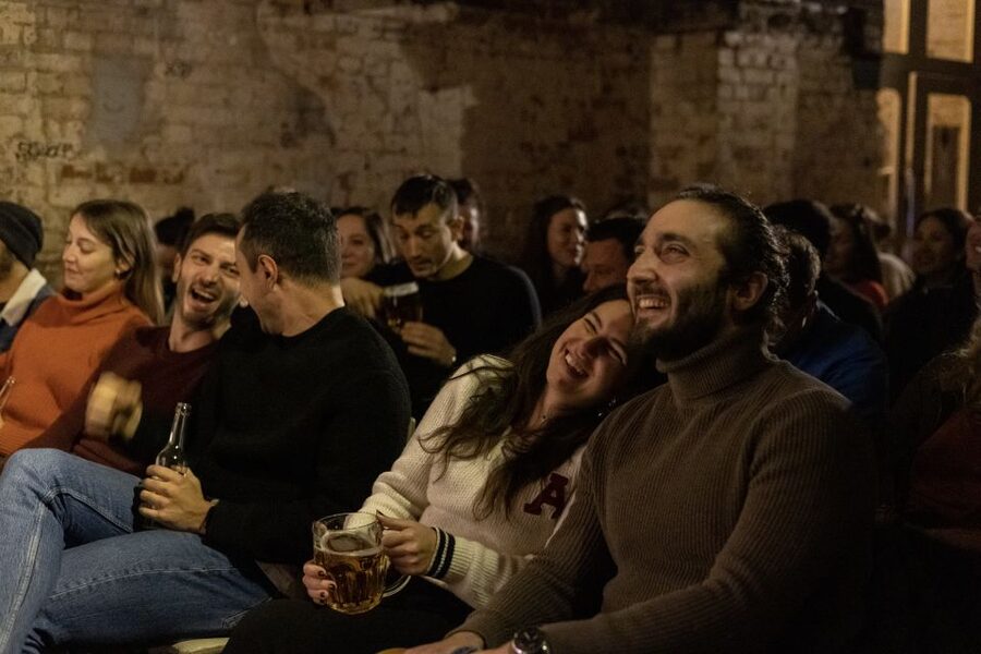 Berlin: Expats in Berlin Comedy Show Ticket - Drinks, Bar Access, and Turning It Into a Real Evening