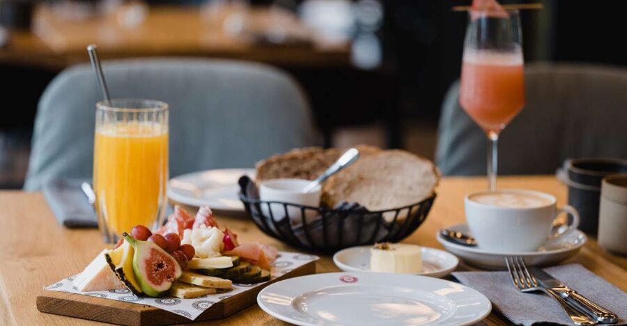 Berlin: Fine Dining Breakfast with Champagne in Schoneberg - Key things that make this Berlin breakfast special