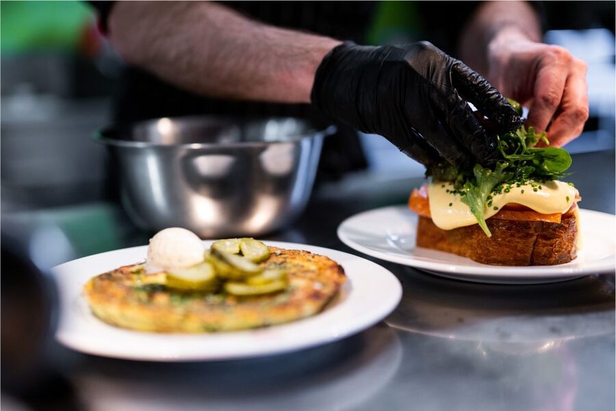 Berlin: Fine Dining Breakfast with Champagne in Schoneberg - The pacing: small-group breakfast that stays calm