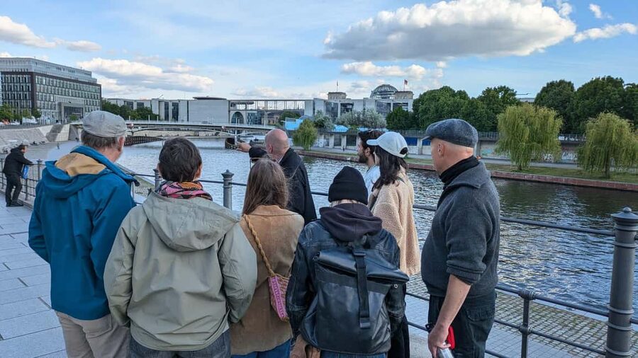 Berlin: Government District around the Reichstag Guided Tour - Futurium stop, then quick hits by the modern power buildings