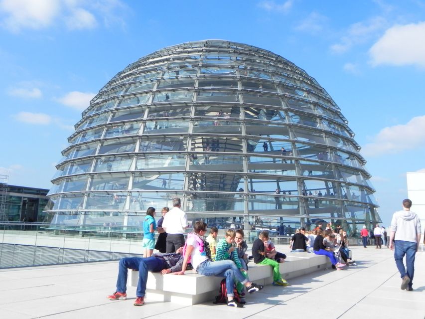 Berlin: Government District Tour and Reichstag Dome Visit - German Plenary Hall vs English Roof-Terrace Storytelling