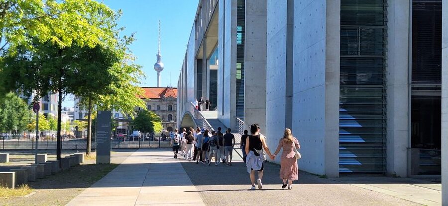 Berlin: Government District Tour and Reichstag Dome Visit - Marie-Elisabeth-Lüders-Haus and Platz der Republik: Where the Story Gets Concrete