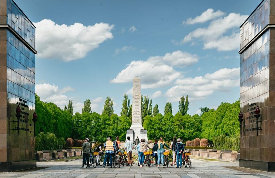 Berlin: Green City Guided Bike Tour - The ride to Gesundbrunnen and the “urban transformation” feel