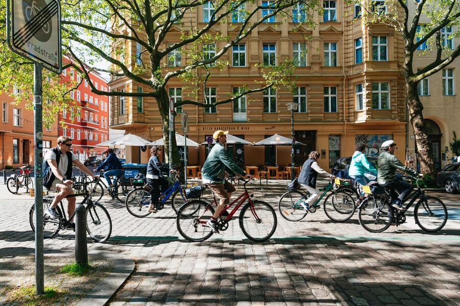 Berlin: Green City Guided Bike Tour - Mauerpark: community energy without losing the park vibe