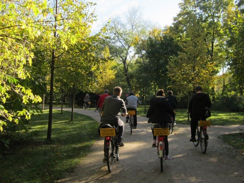 Berlin: Green City Guided Bike Tour - Volkspark Humboldthain, WWII bunker, and views worth slowing down for