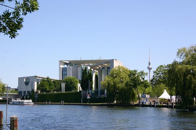 Berlin: Guided Bike Tour to Explore the Highlights - Checkpoint Charlie and Potsdamer Platz, the Cold War meets the rebuilt city
