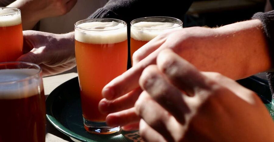 Berlin: Guided Craft Beer & Cultural Tour With Snacks - The nine tastings: how you get variety without overthinking it