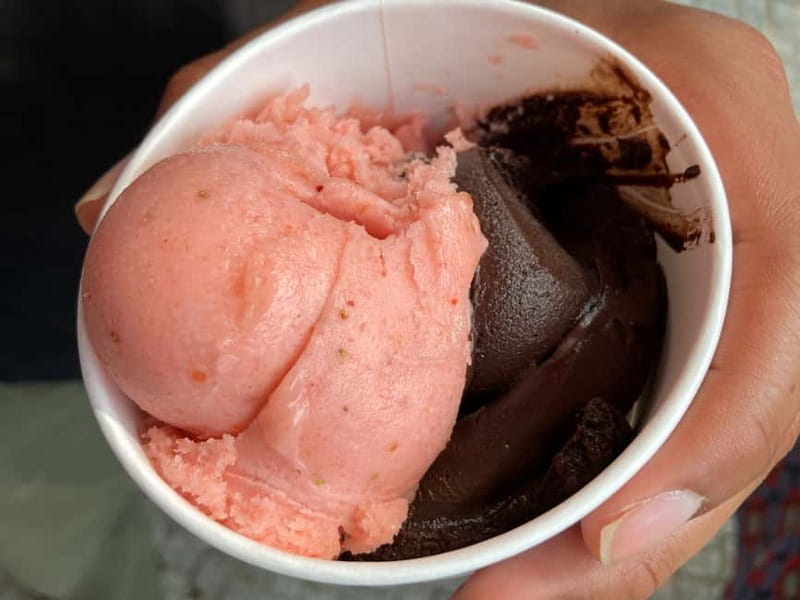 Berlin: Guided Street Food Tour with Tastings - Guides make the difference: you want a storyteller, not just a waiter