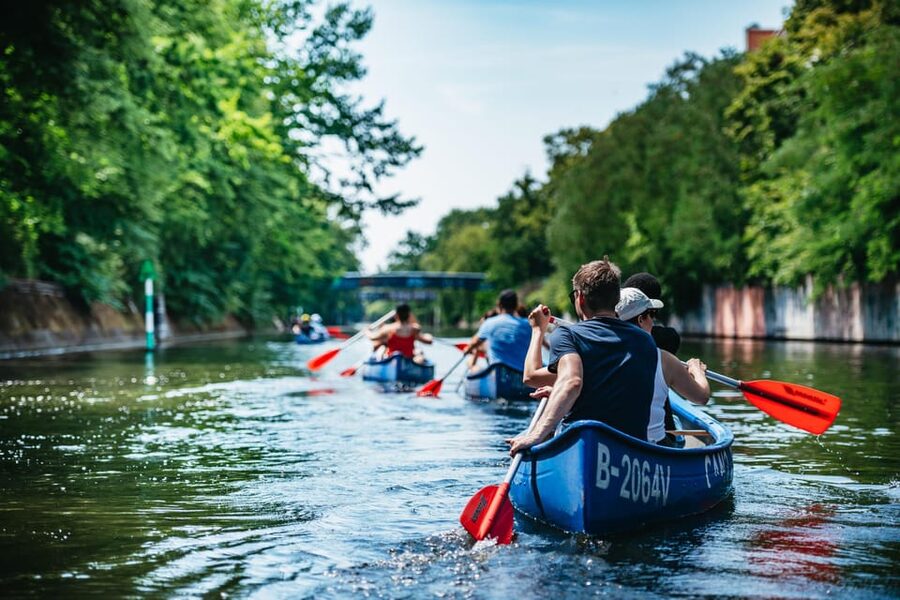 Berlin: Guided Tour by Canoe - Maybachufer, Wagenburg Lohmühle, and the Art-and-Life Side of Kreuzberg