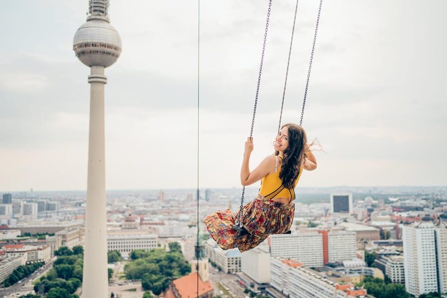Berlin: Highest Swing in Europe - What happens before you swing: instructions, equipment, and the safety rhythm