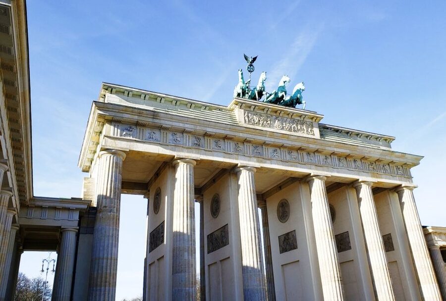Berlin: Highlights of the City - a Private Bus Tour - A 2-hour highlights loop that helps you get bearings fast