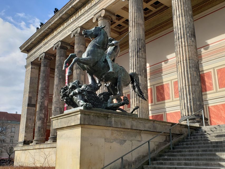 Berlin: Highlights of the City - a Private Bus Tour - Pickup in Berlin and how the day actually runs