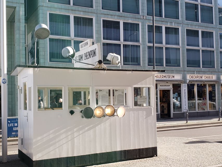 Berlin: Highlights of the City - a Private Bus Tour - Potsdamer Platz and Tiergartenviertel, modern Berlin between the landmarks