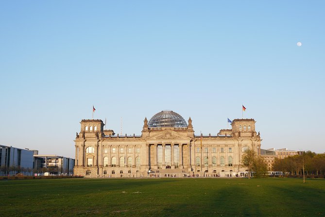 Berlin Highlights Private Guided Walking Tour - The Berlin Wall and Checkpoint Charlie: Cold War Geography in Plain Sight