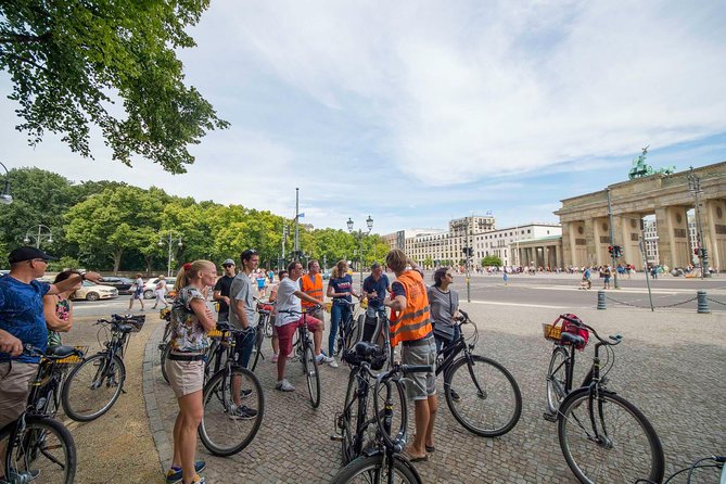 Berlin Highlights Sightseeing Bike Tour in Small Groups - The Memorials to the Museum zone: Zoo views, Victory Column, and Checkpoint Charlie