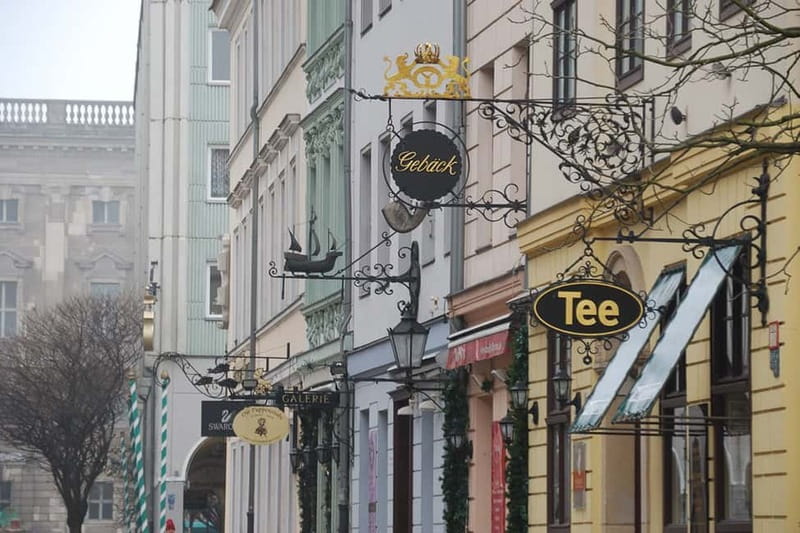 Berlin: Historic Center Walking Tour with a Real Berliner - Key highlights to pay attention to