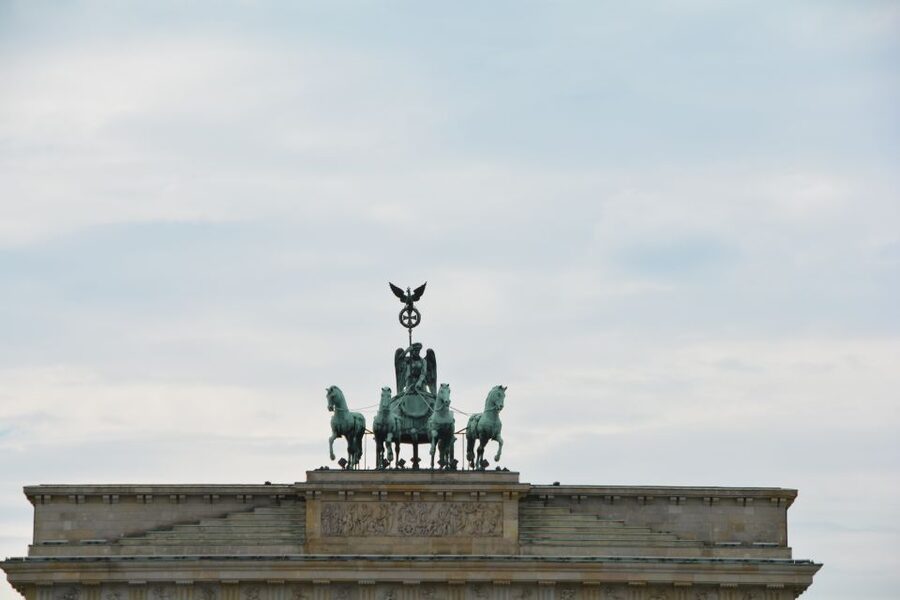 Berlin: Historical Sights & Berlin Wall Tour with a Berliner - Brandenburg Gate: the symbol that went silent for 28 years