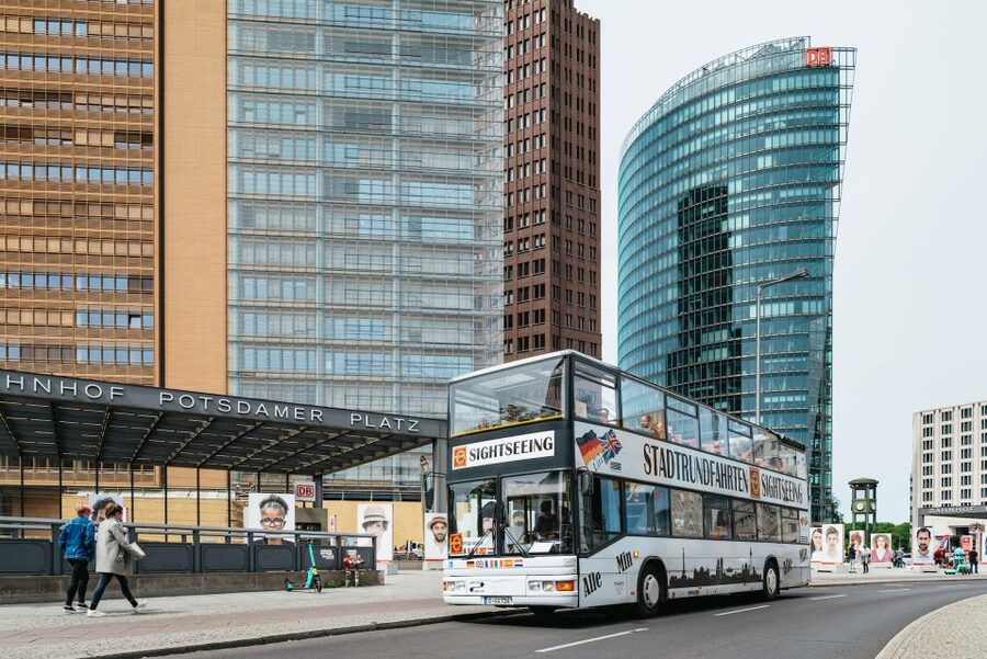 Berlin: Hop-on Hop-off Bus Tour with Live Commentary - Brandenburg Gate, Holocaust Memorial area, and the Reichstag corridor