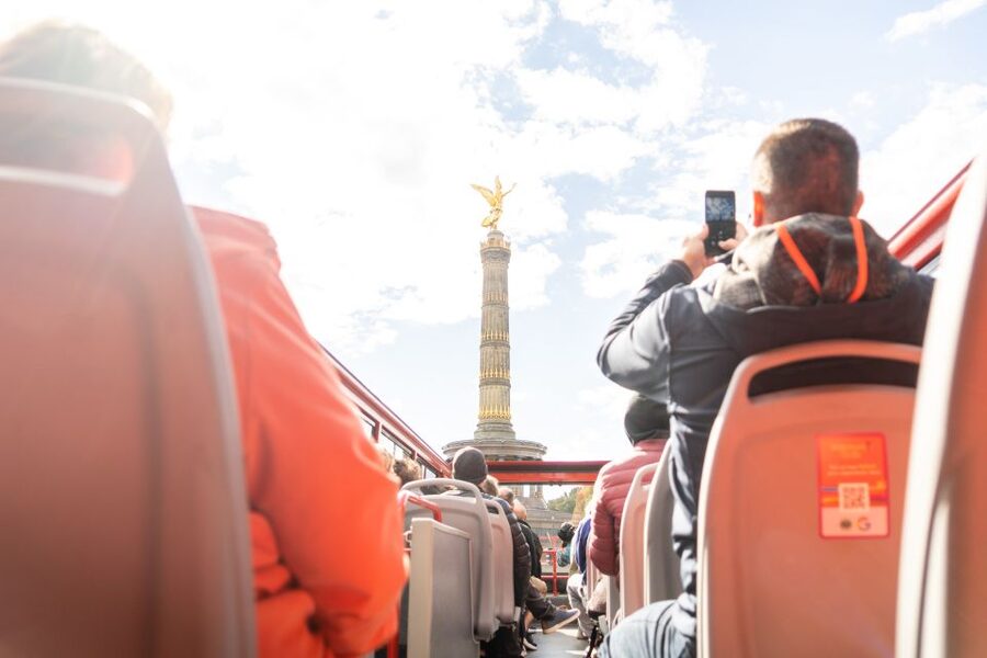 Berlin: Hop-On-Hop-Off Bus with Boat Cruise Option - The Central Historic Spine: DomAquarée, Lustgarten, Unter den Linden, and Brandenburg Gate