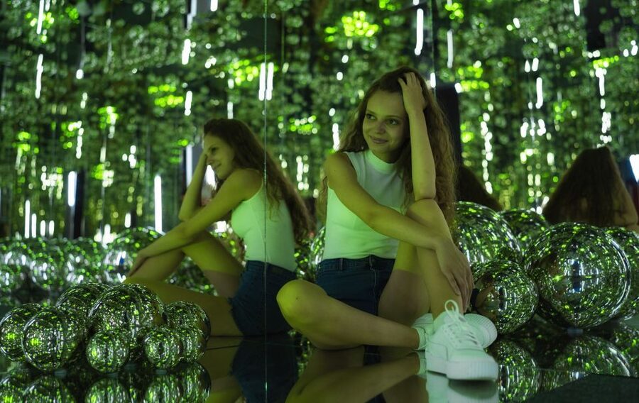 Berlin: Interactive DeJa Vu Museum Entrance Ticket - Mirror Rooms in Berlin: Starroom and Abyss for Big Visual Payoff
