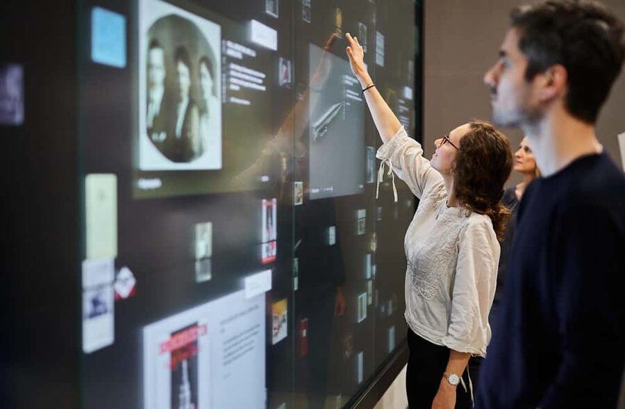 Berlin: Jewish Museum Highlights Tour - What your 90 minutes actually covers in the core exhibition