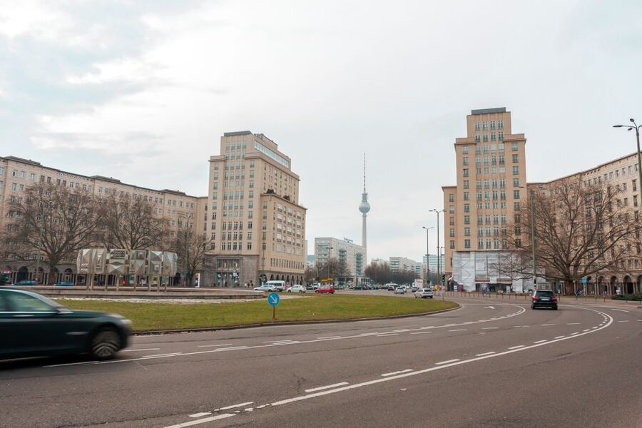 Berlin: Karl-Marx-Allee 2-Hour Tour - Hochhaus an der Weberweise: When the Skyline Sends a Message