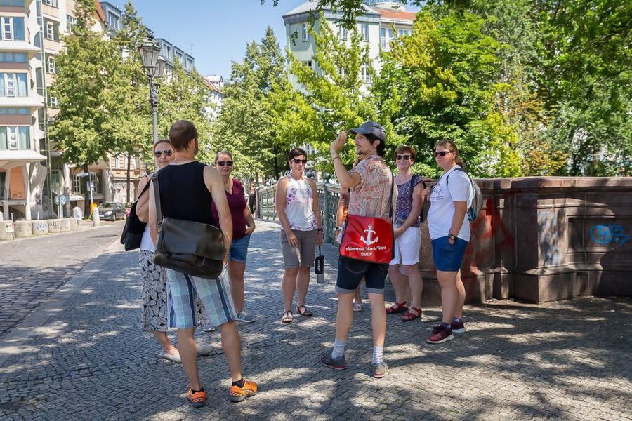 Berlin: Kreuzberg Guided Walking Evening Tour - Why Kreuzberg After Dark Works So Well for a 2-Hour Tour