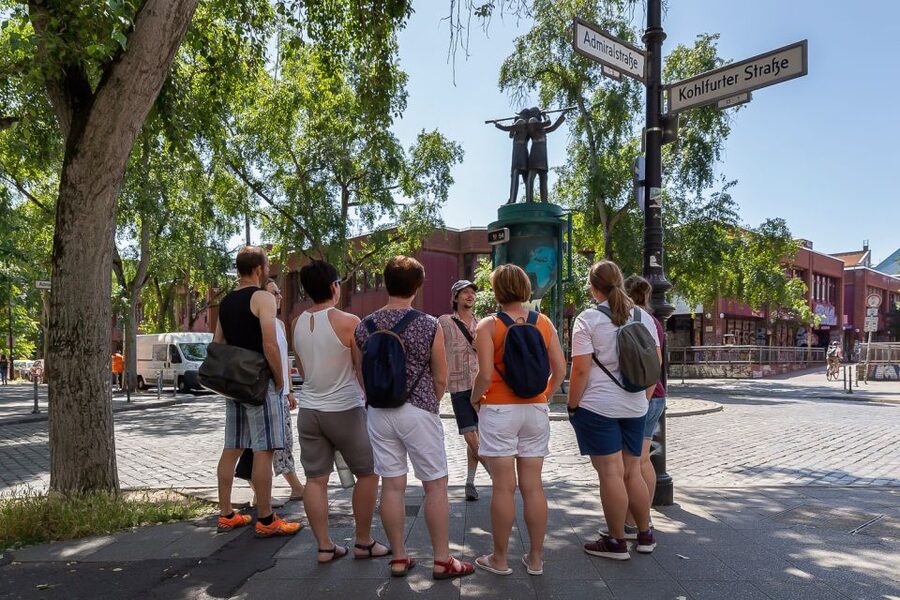 Berlin: Kreuzberg Guided Walking Evening Tour - Görli Park and the Jack the Ripper Thread in Berlin
