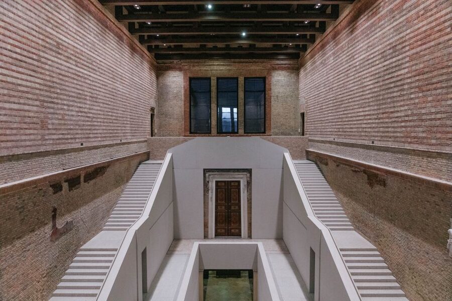 Berlin: Neues Museum Entry Ticket - First moments inside: getting your audio guide and finding the flow