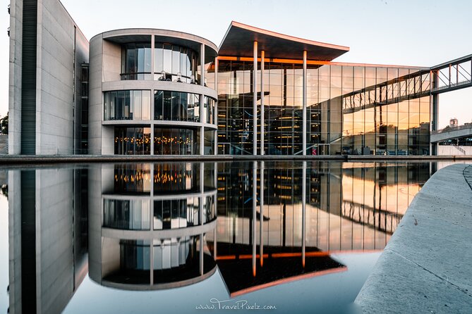 BERLIN PHOTO TOUR with a professional Photographer from Berlin - Reichstag and the government district: practice architecture with intent