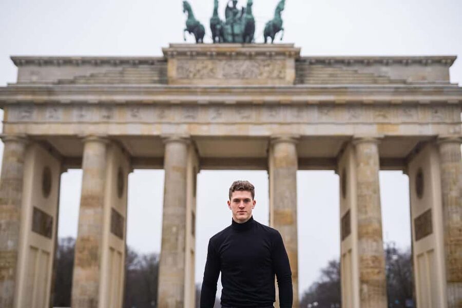 Berlin: Private Photo Session with Professional Photographer - Meeting at Polish Institute Berlin and Getting Oriented Fast