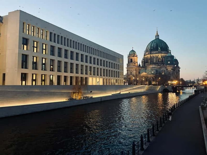 Berlin: Private Sightseeing Tour in an E-Rickshaw - Berlin nightlife advice you can use the same night