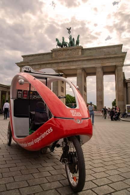 Berlin: Private Sightseeing Tour in an E-Rickshaw - Humboldt Forum and Museum Island: stop for photos, then connect the dots